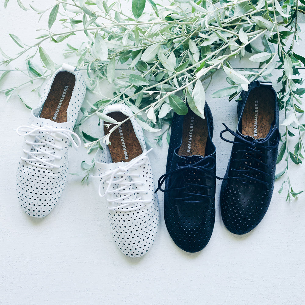 Lace Up Shoes / Punching Leather