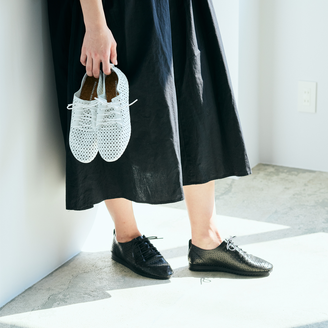 Lace Up Shoes / Punching Leather